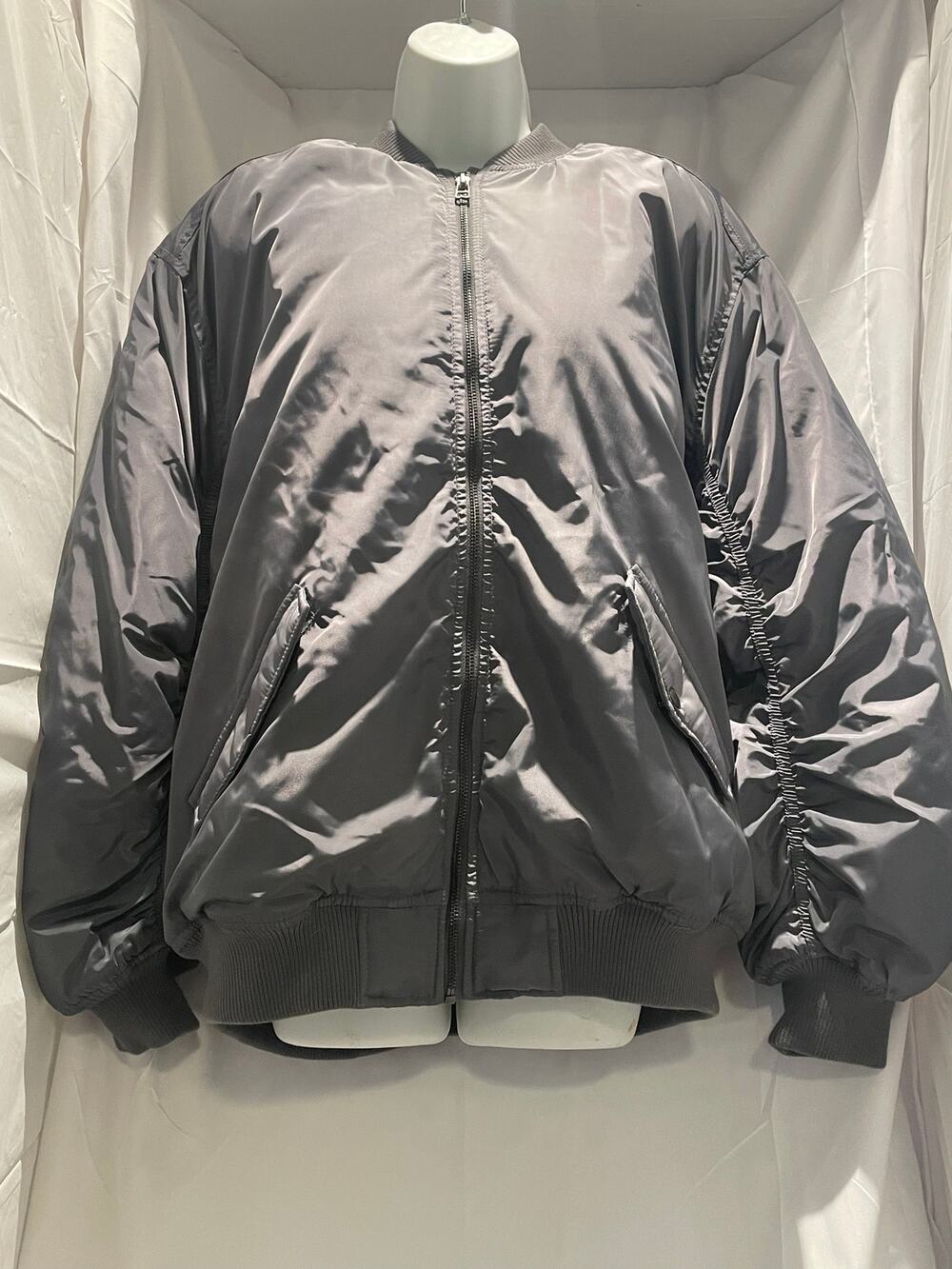 H & M Divided Puffer Jacket - Zip Closure